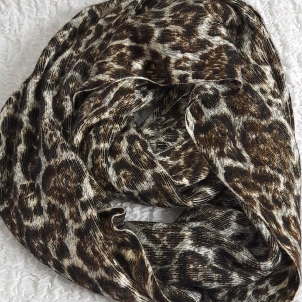 Michael Kors 100% Acrylic Infinity Scarf 170
